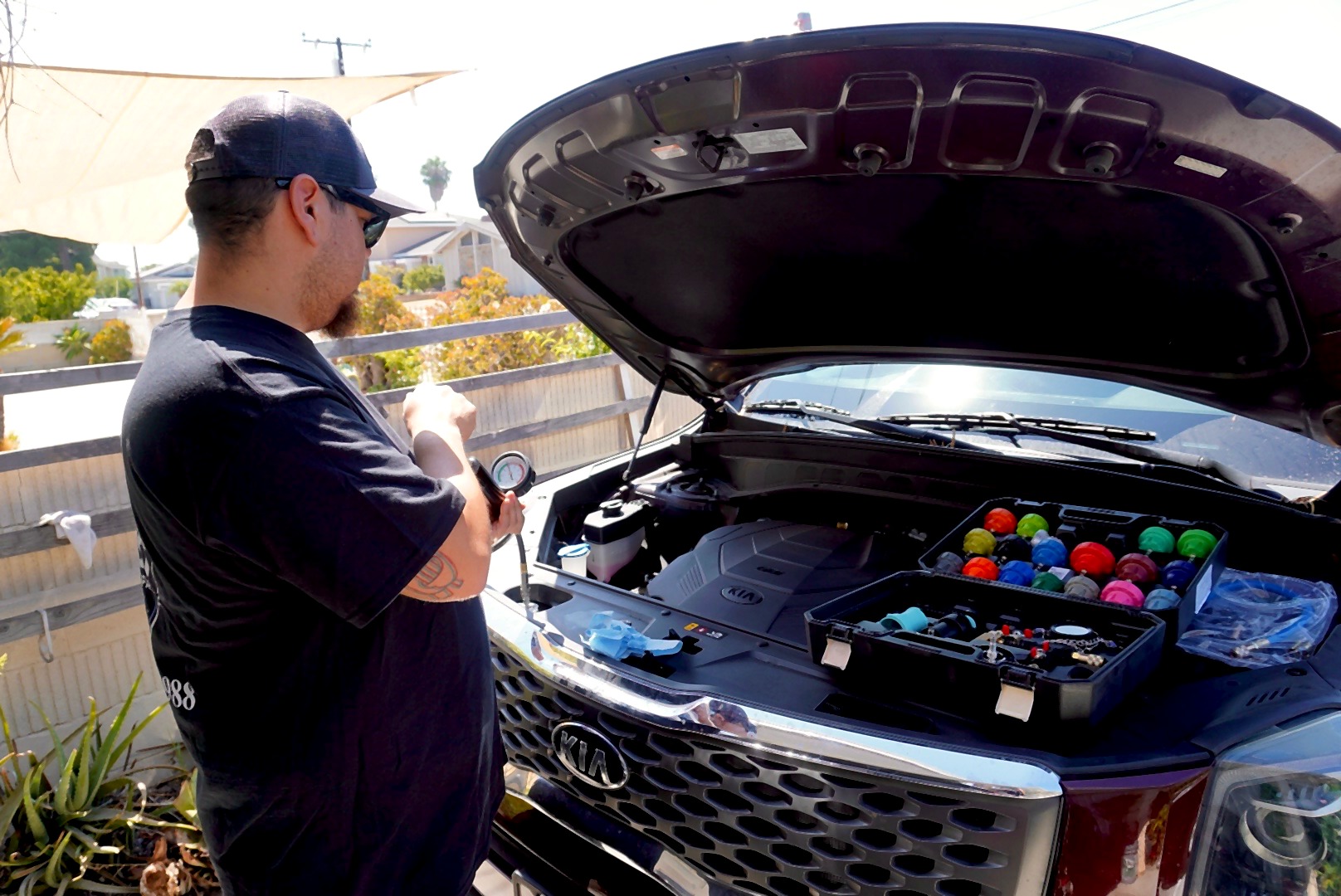 Automotive pressure testing during mobile diagnostics